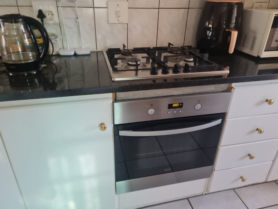 3 Bedroom Property for Sale in Geelhoutpark North West